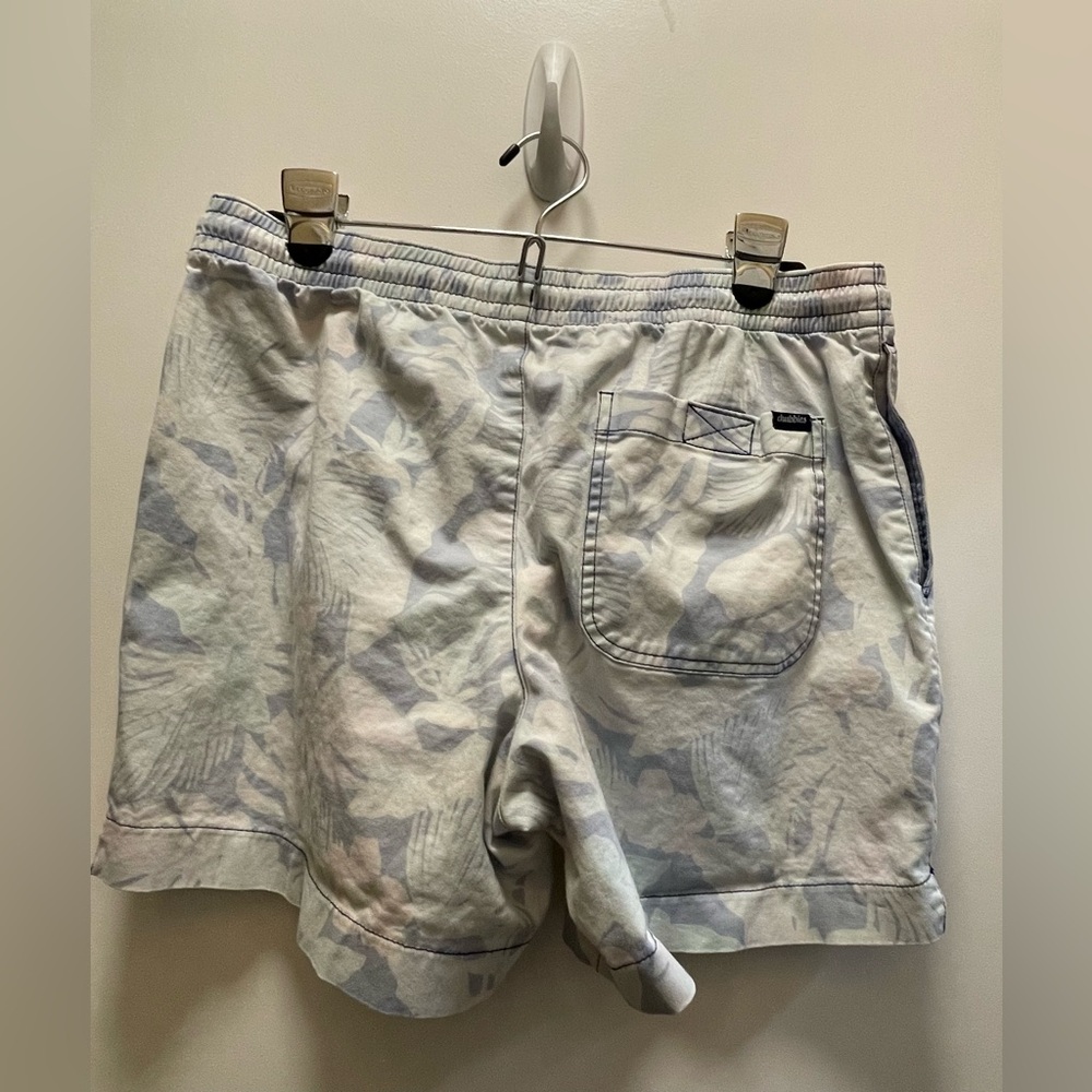 Chubbies Blue and White Patterned Men’s Swim Trunks
Size: Medium - Picture 3 of 7
